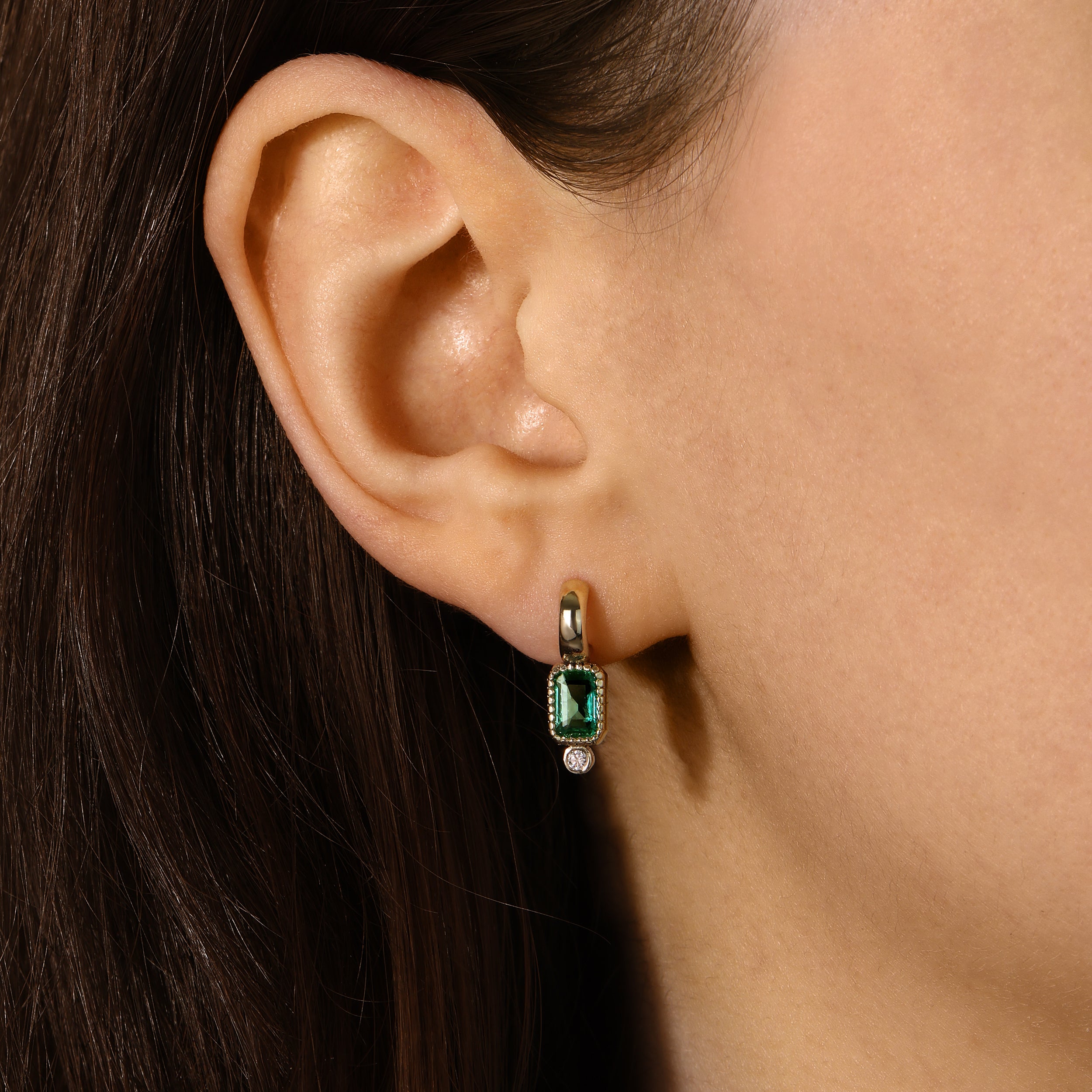 Eva Emerald Station Fixed Hoop
